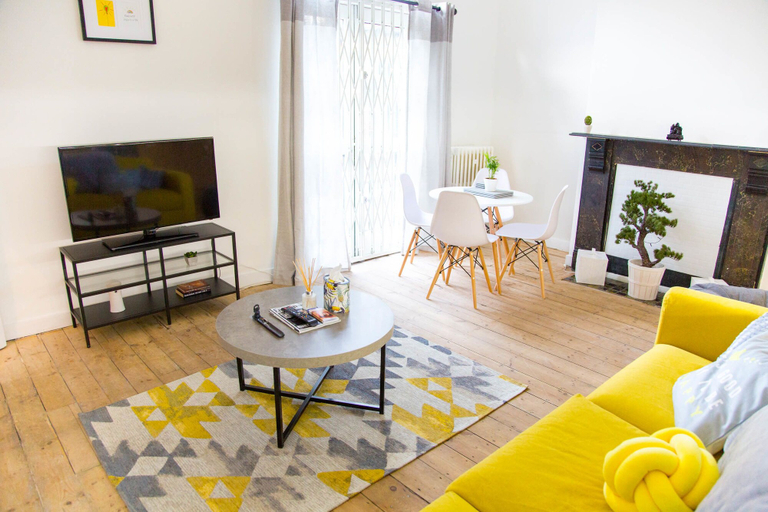 Others 4, Spacious Two Bed in Hackney, London