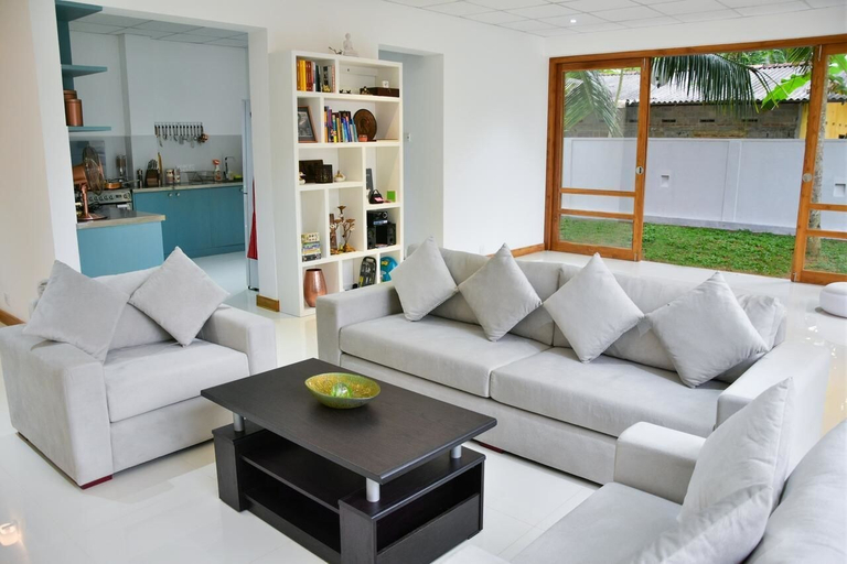 Lobby sitting area, Ricco Tara, Hikkaduwa