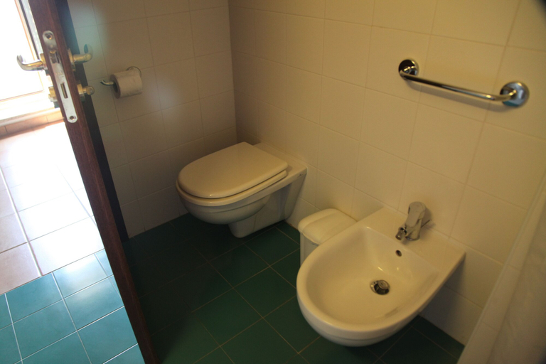 Bathroom 4, Casa del Geco, Salerno