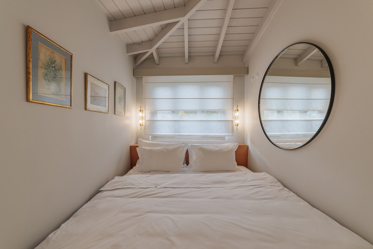 Bedroom 4, Karargah Urla, Urla