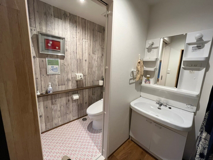 Bathroom 3, Kanazawa Guesthouse Stella - Hostel, Kanazawa