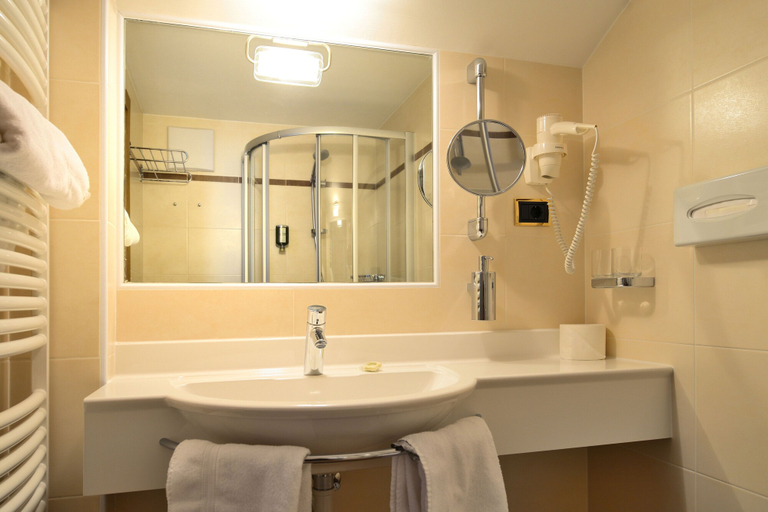 Bathroom 5, Hotel Brunnerhof, Bolzano