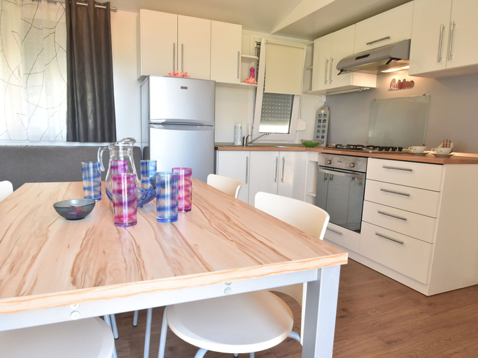 Others 4, Welcoming Holiday Home in Ugljane With Swimming Pool, Trilj