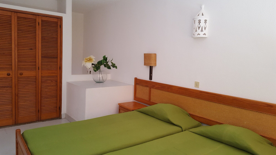 Bedroom 3, Albufeira Cerro Branco by Rentals in Algarve (42), Albufeira