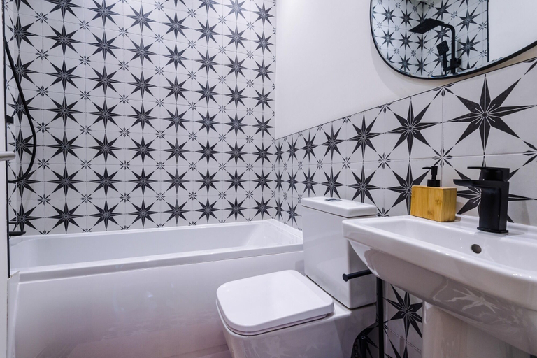 Bathroom 3, 4 Bed Urban Home in Manchester, Manchester