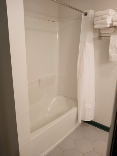 Bathroom 4, River's Rest Marina & Resort, Charles City