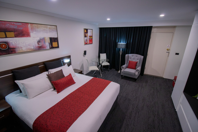 Bedroom 3, Golden West Motor Inn, Dubbo - Pt A