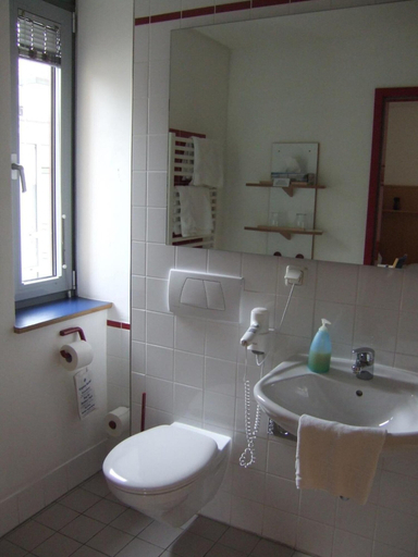 Bathroom 4, Kolping Hotel Schweinfurt, Schweinfurt