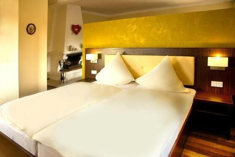 Bedroom 4, Hotel Haus Krone, Saarpfalz-Kreis
