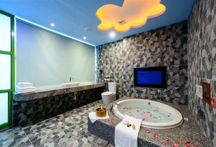 Bathroom 3, Chen He Spa Motel, Changhua