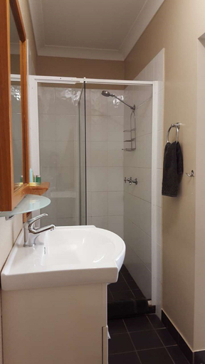 Bathroom 4, Beagle Hotel, Katherine