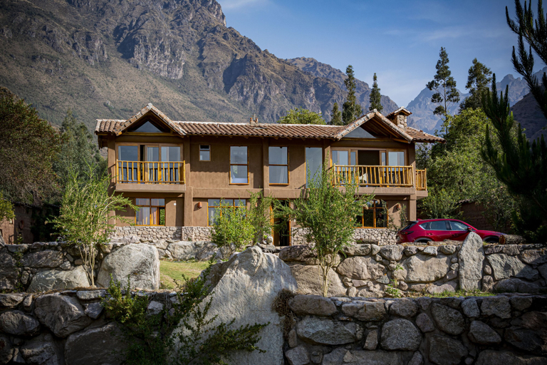 Exterior & Views