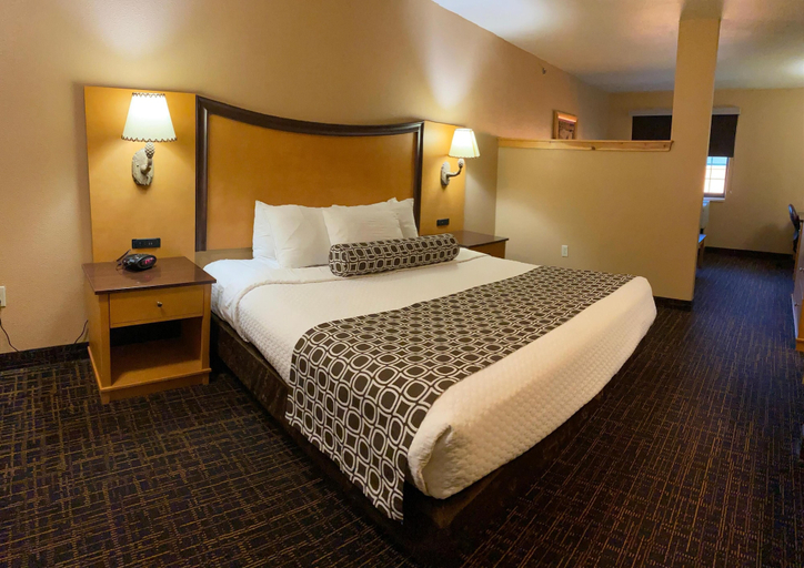 Bedroom 3, Tundra Lodge, Brown