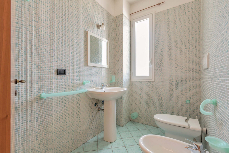 Bathroom 3, 2042 Villa Rossella Blu, Lecce