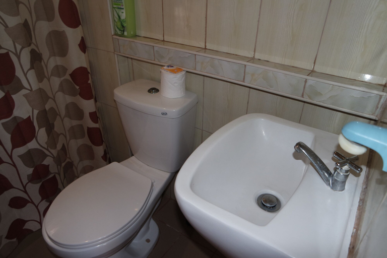 Bathroom 3, Yoo C Apartment, Dumaguete City