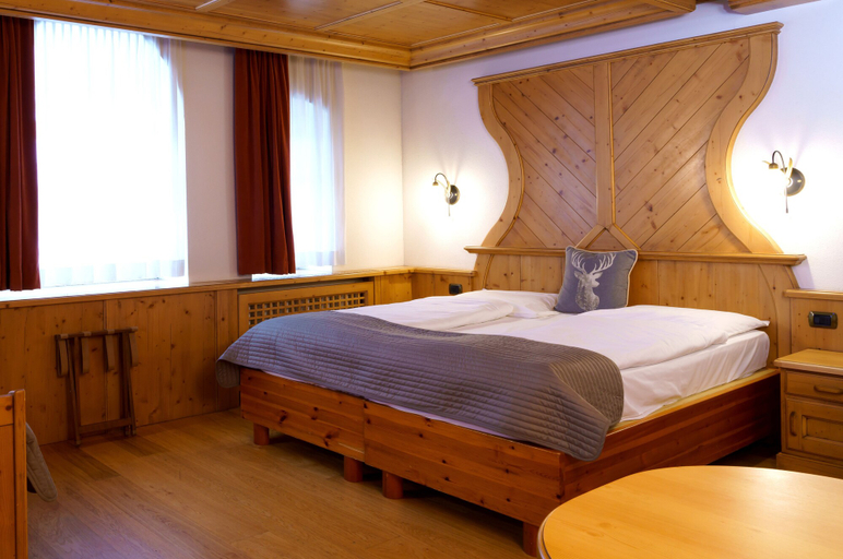 Bedroom, Schloss Hotel Dolomiti, Trento