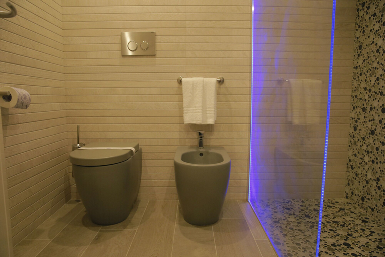 Bathroom 4, Hotel degli Ulivi, Matera