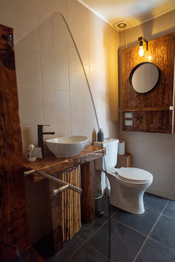 Bathroom 4, Vientos - La Yareta, El Loa