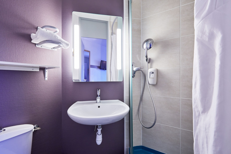 Bathroom 4, B&B HOTEL Le Havre (2), Seine-Maritime
