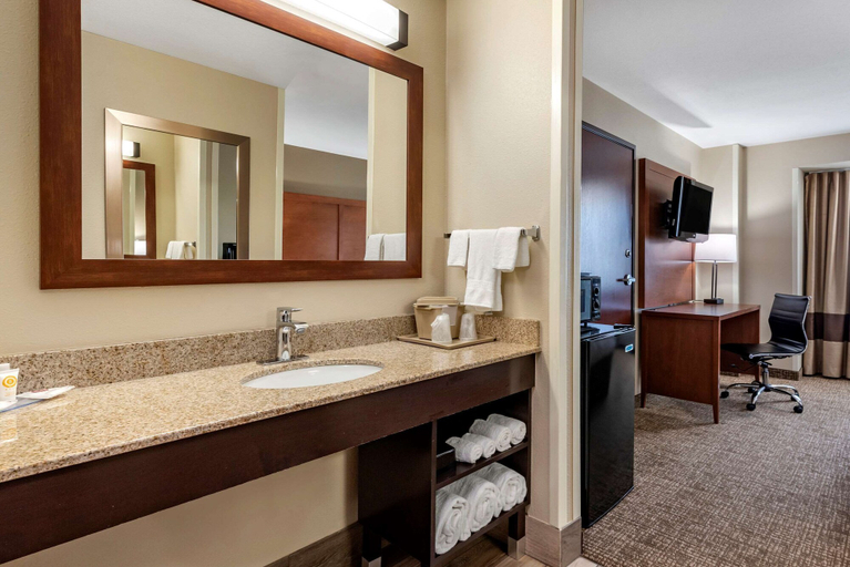 Bathroom 4, Portland Downtow, Multnomah