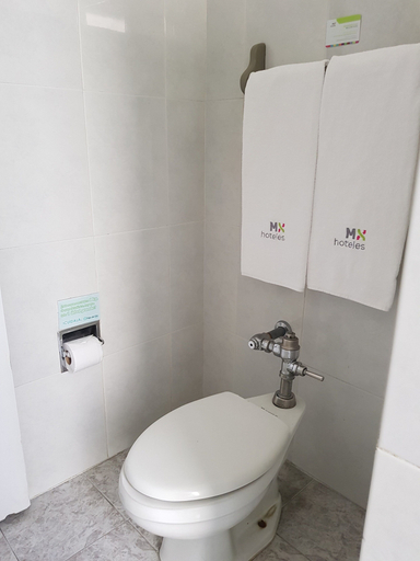 Bathroom 4, Hotel MX congreso CDMX, Trademark Collection by Wyndham, Mexico City