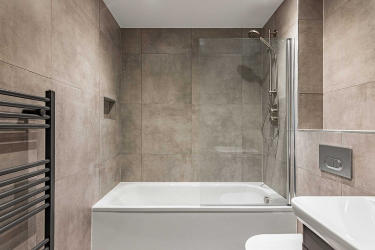 Bathroom 4, Amazing 2 bed Apartment in York Centre, York
