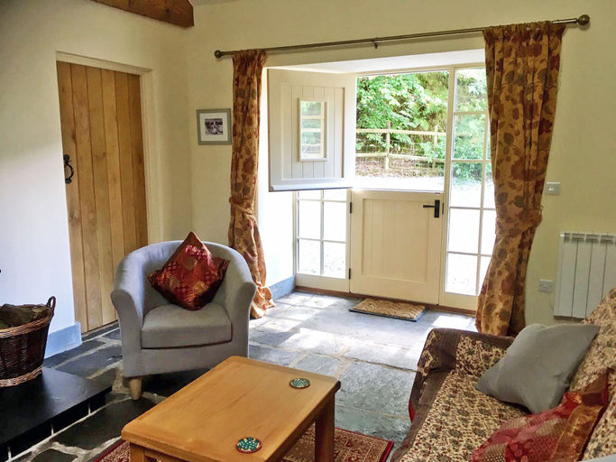 Others 5, Drovers Retreat, Powys