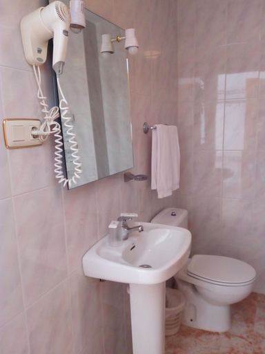Bathroom 4, Hostal Rural Montual, Granada