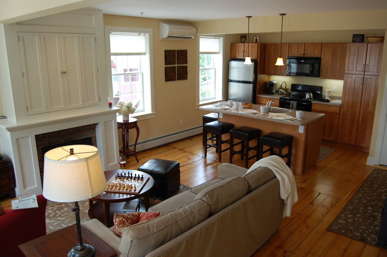 Others 5, Butler House, Lamoille