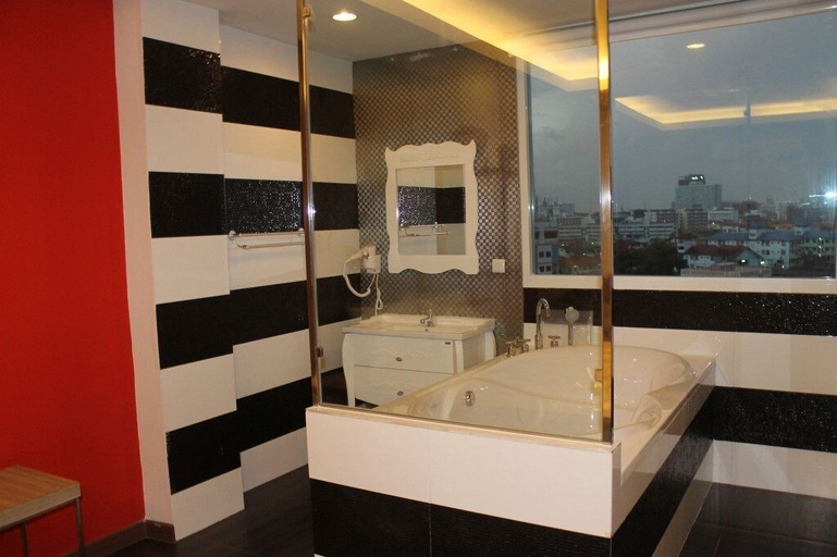 Bathroom, Chariot Pattaya Residence, Pattaya