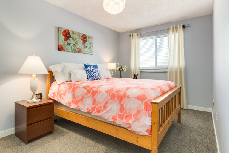 Bedroom 2, Superb 3BR mins to DT SAIT, Division No. 6