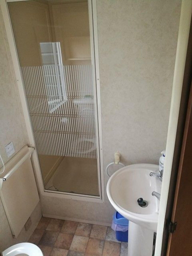 Bathroom, Steading Holidays - Croft Caravan, Highland