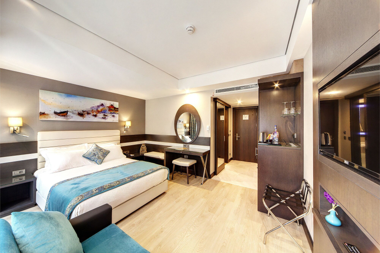 Bedroom 3, Mukarnas Taksim Hotel, Beyoğlu
