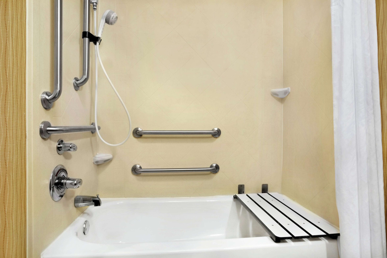 Bathroom 4, Hampton Inn Shawnee, Pottawatomie
