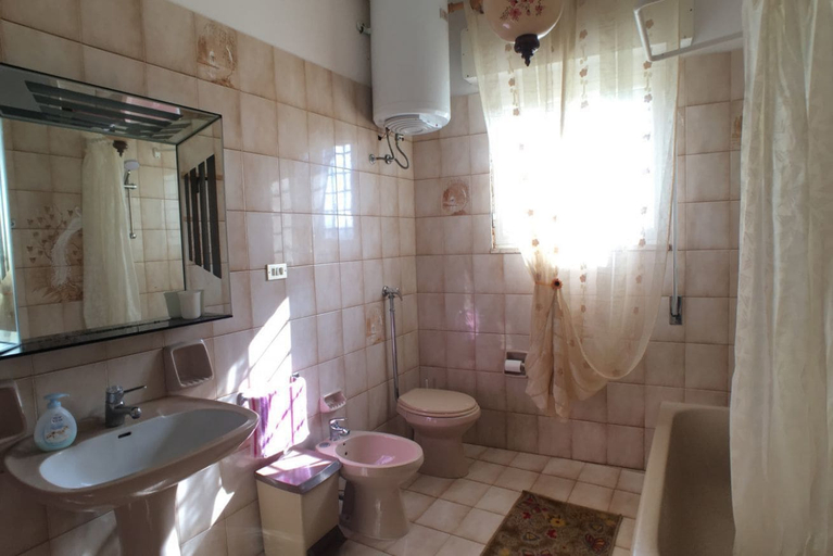 Bathroom 3, Villetta Gloria, Lecce