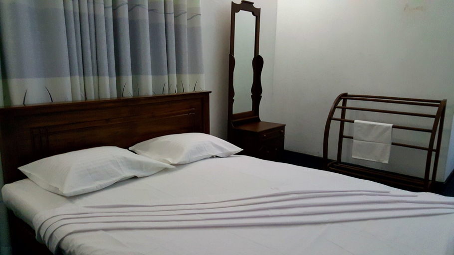 Bedroom 3, Hotel Sisilthera, N. Palatha East