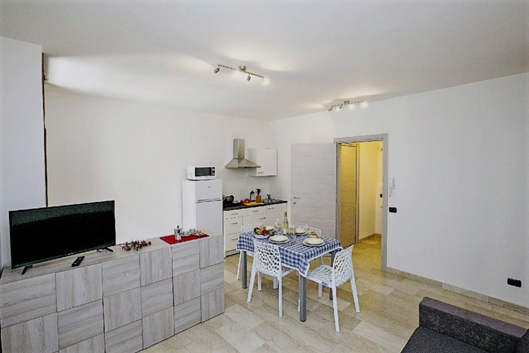 Others 5, Desenzanoloft Very Good di Giosue' Carducci, Brescia