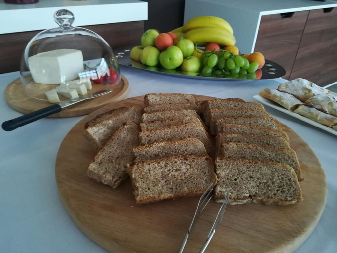 Food & Drinks 5, Corona B&B, Sinj