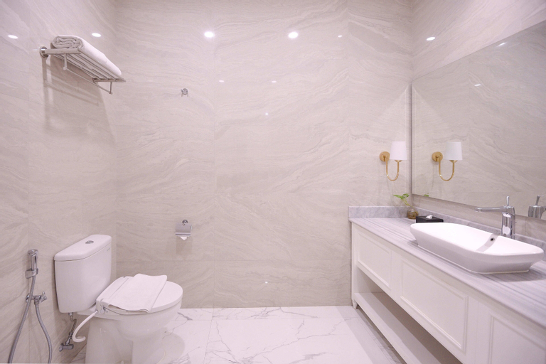Bathroom 22