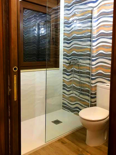 Bathroom 3, La Aguilerina, Asturias