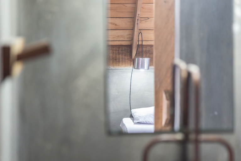 Bathroom 5, somewhere nice - Hostel, Accra