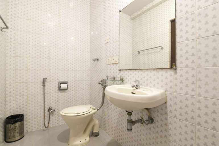 Bathroom 4, Horizon Hotel, North Goa