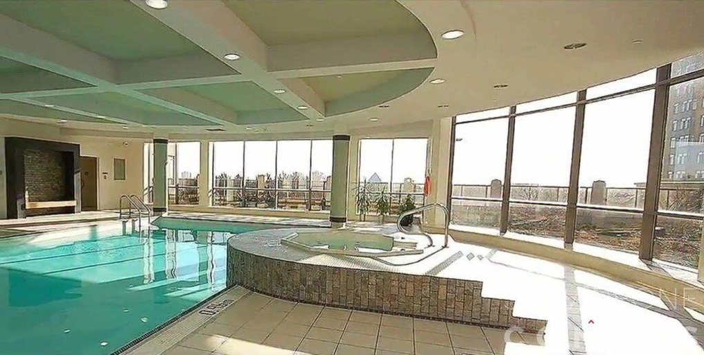 Sport & Beauty, NAPA Furnished Suites Square One, Peel