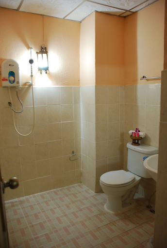 Bathroom 4, Belle Garden, Pai