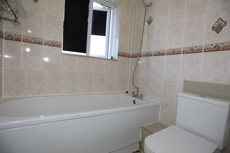 Bathroom 3, Beautiful 3 Beds House - Thamesmead, London