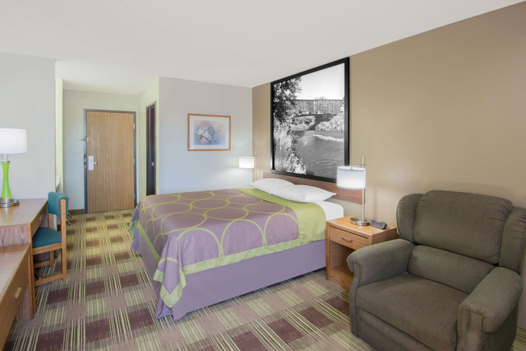 Bedroom 4, Super 8 by Wyndham Toledo, Tama