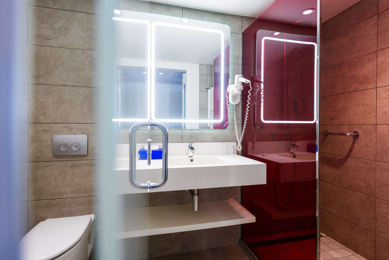 Bathroom 4, Park Inn by Radisson Libreville, Komo-Mondah