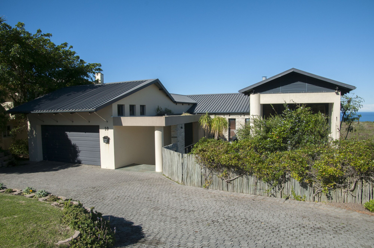 Exterior & Views 2, 10 Martingale, Eden