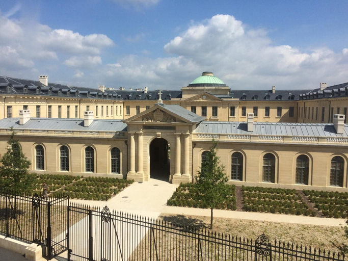Exterior & Views 2, Hotel Des Lys, Yvelines