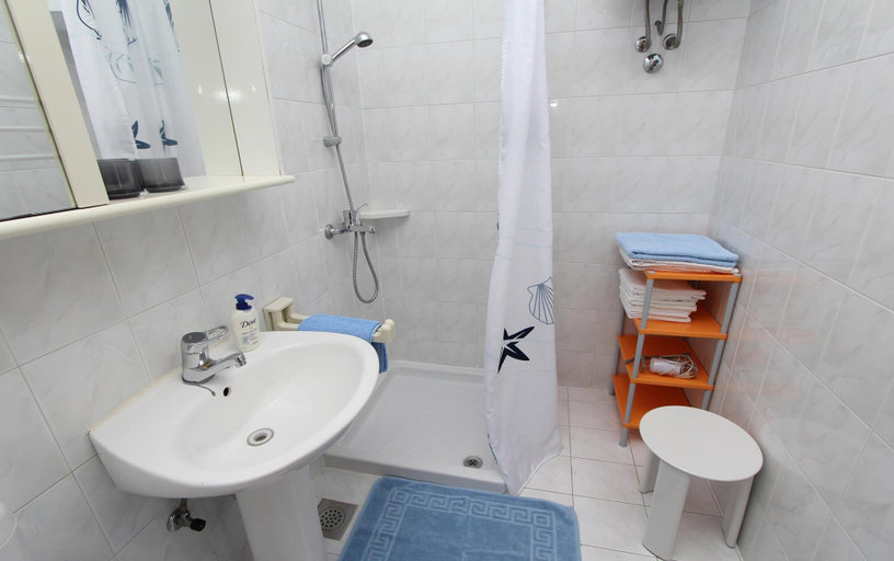 Bathroom 3, Apartments Mitton, Rovinj